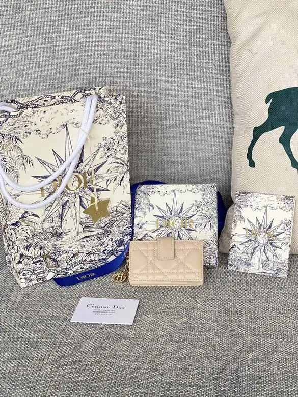 S0074 10.4X7X2cm YG 7