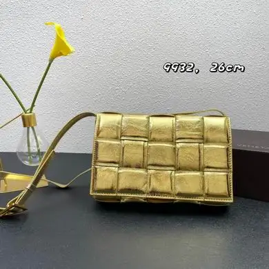 Bottega Veneta  Cassette 1:1