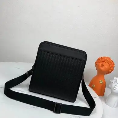 8021-2 25.5X28X7cm WP