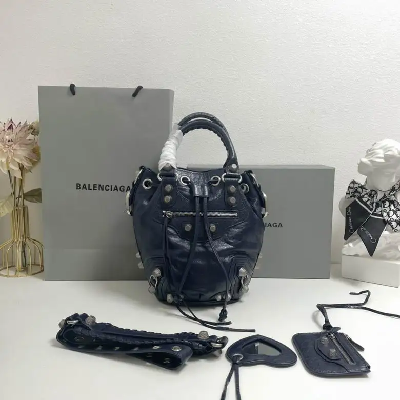 2614L 30X23X17cm GY 4