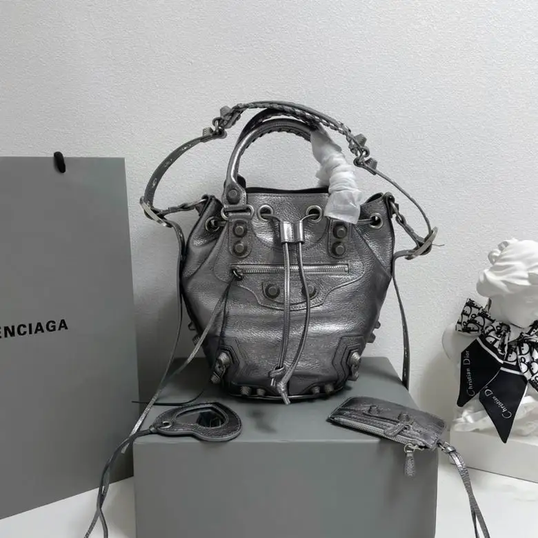 2614L 30X23X17cm GY 5