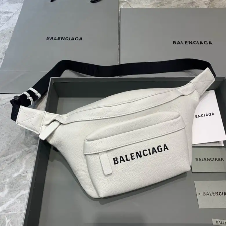 Balenciaga 上长40x下长24x高18x宽4 FY