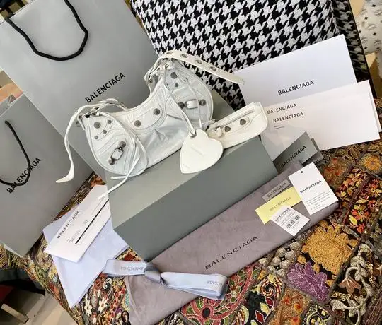 S26x7x16 L33x9x16cm 8 Clords