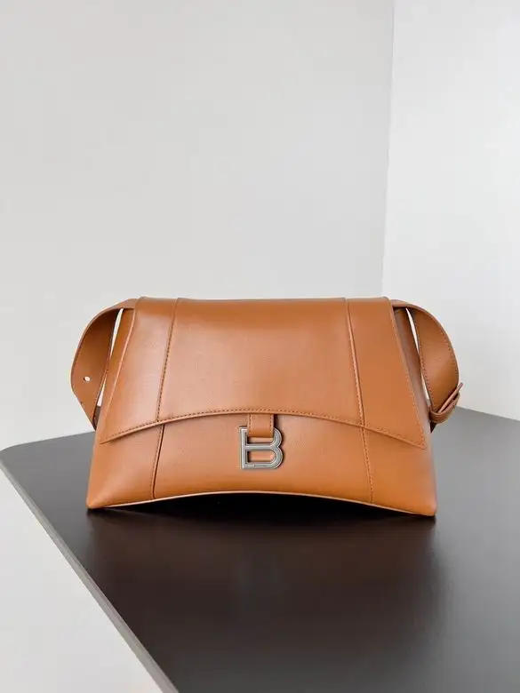 Downtown 30X11X18cm 061620 GY 4