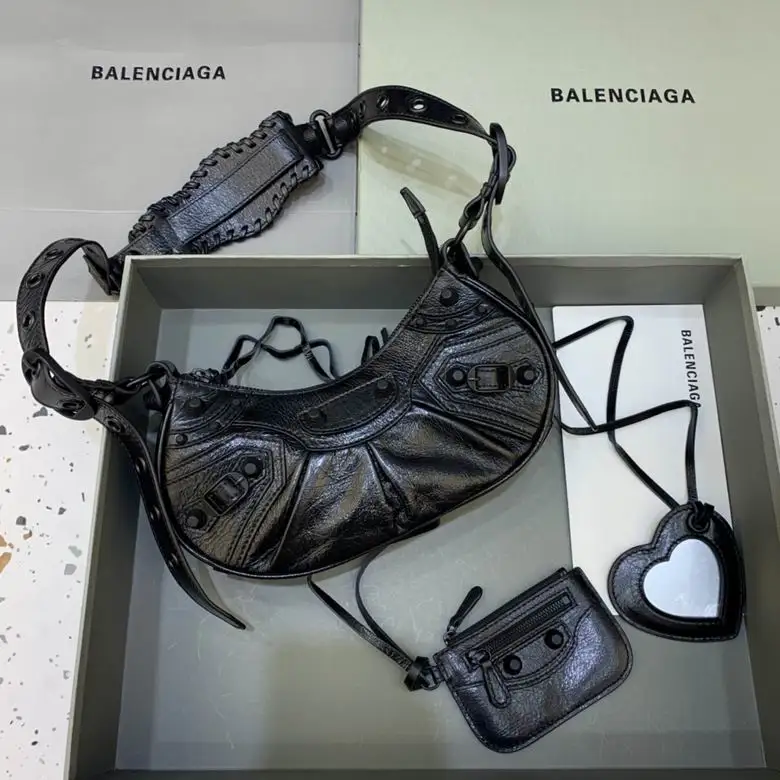 180607 26X12X6cm GY 11