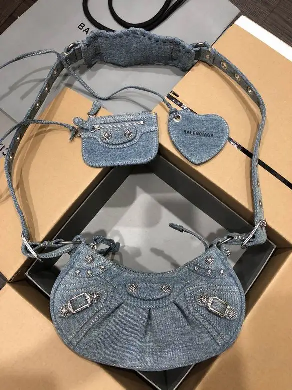 33X16X8.4cm 26X16X6.5cm 052603 GY 17