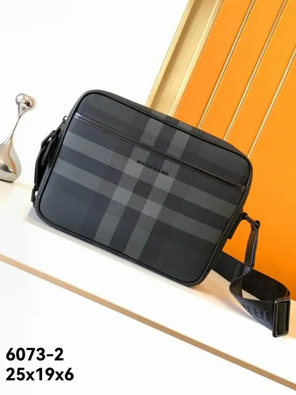 Burberry Messenger bag 1:1
