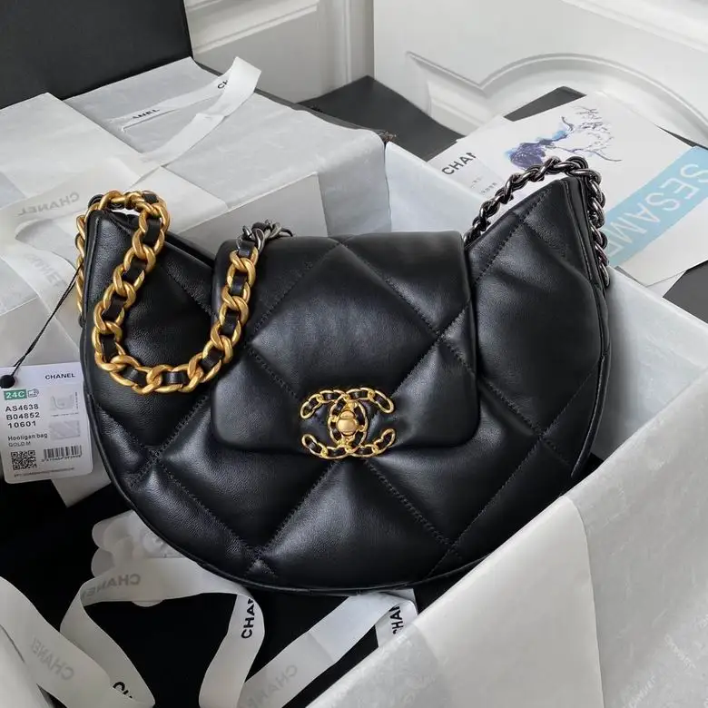 2025 Chanel Crescent pack  Original