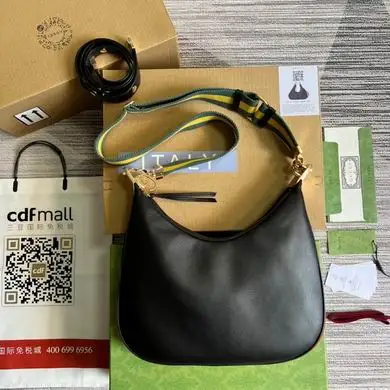 702823 35X32X6cm MP 3colour