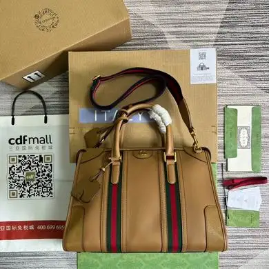 715666 34X24X18cm MP 3