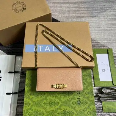 746056 19X10X4cm MP 3colour