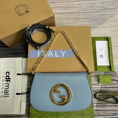 699268 28X16X4cm MP 3