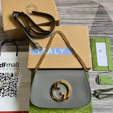 699268 28X16X4cm MP 5