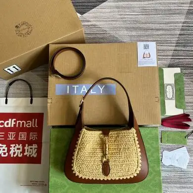 636709 27.5X19X4cm MP 2colour