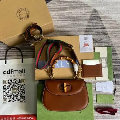 675797 21X15X7cm MP More