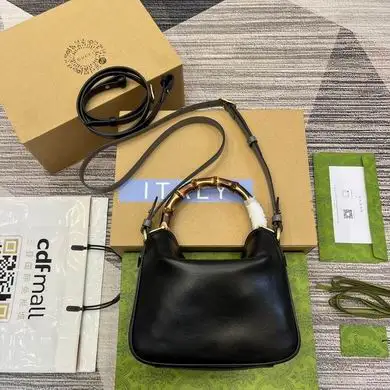 746251 24X15X5cm MP 3colour