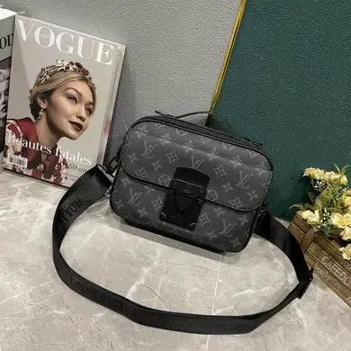 M46246 22X18X8cm YG 5