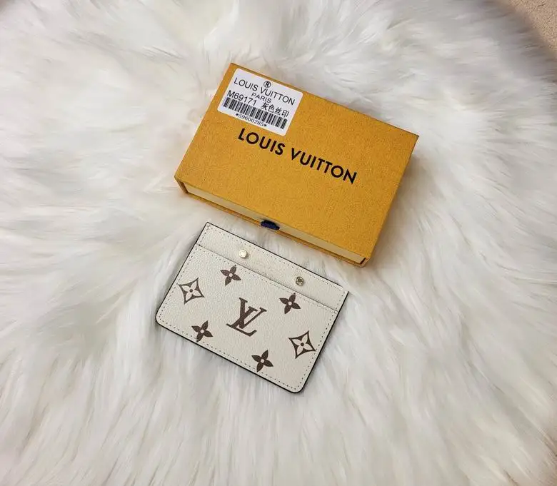 M69171 11X7.5X0.4cm YG 6