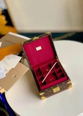 M4700SP 23X23X11cm QS 3