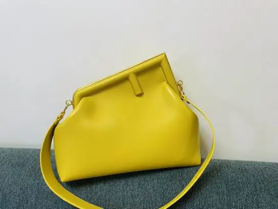 M80019 32.5X15X23.5cm M80018 26X9.5X18cm SF 2