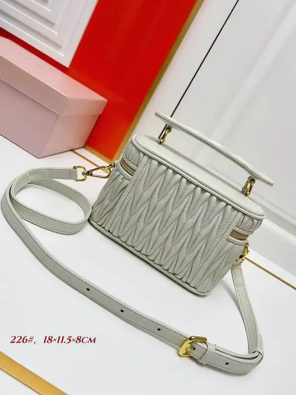 2024 Miu Miu Make-up bag  1:1