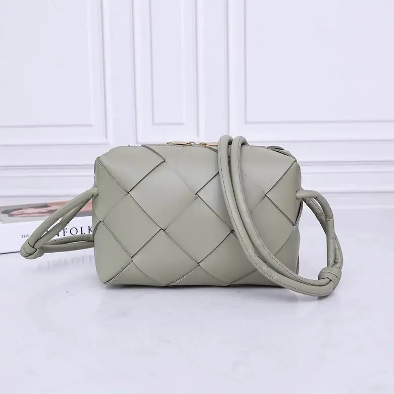 2240-1 22X14.5X7.5cm EL 4