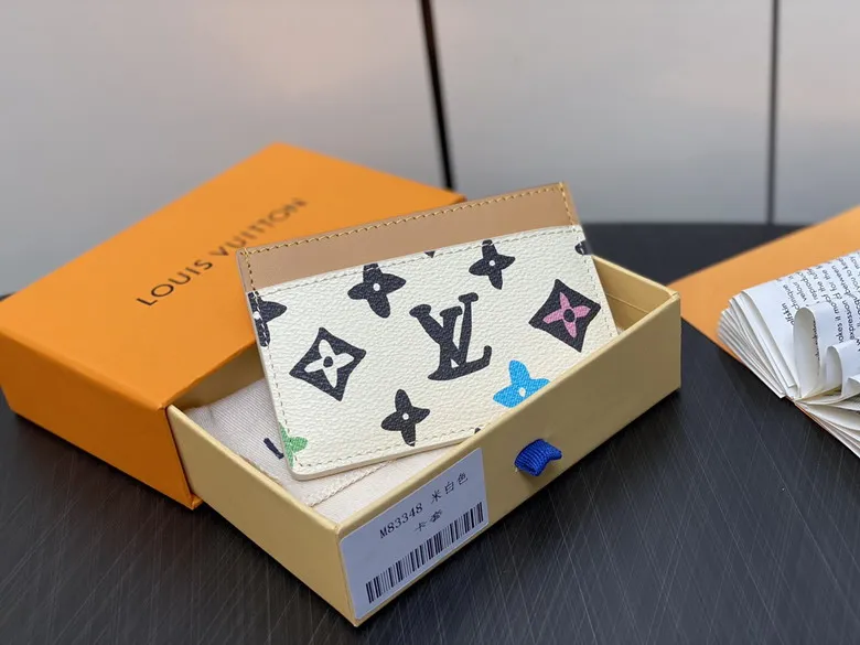 M83348 11x7x0.5cm gf1