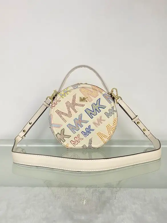 Delaney 21X20X8cm 082201 EY 10