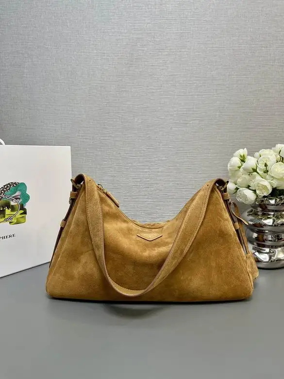 1BC228 39X24X11.5cm YG