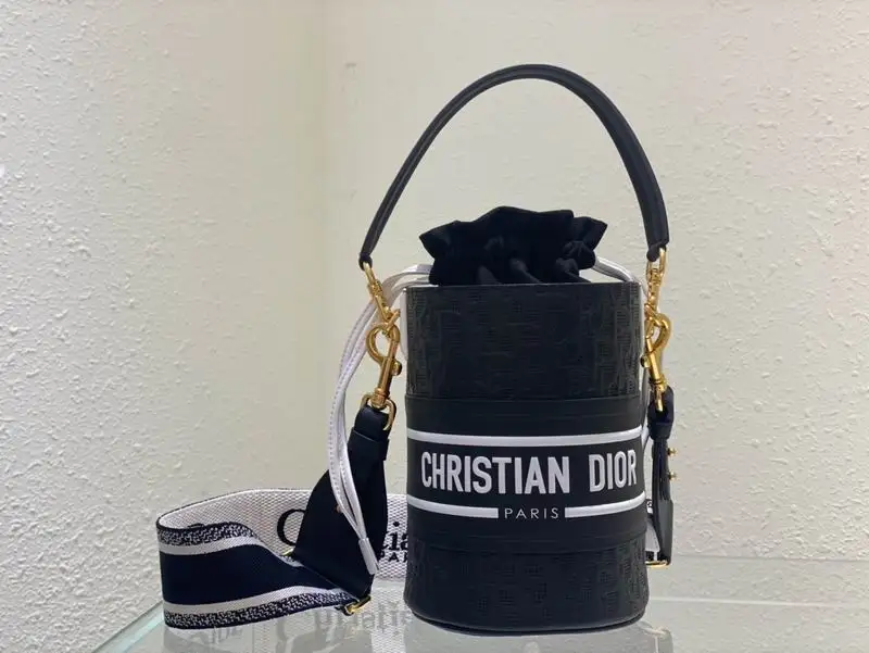 24 Dior Bucket bag