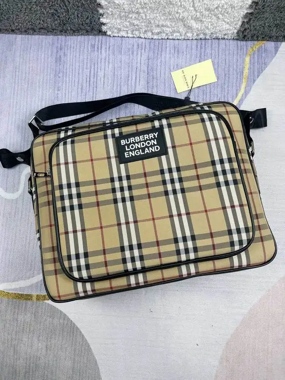 Burberry Mummy bag 1:1