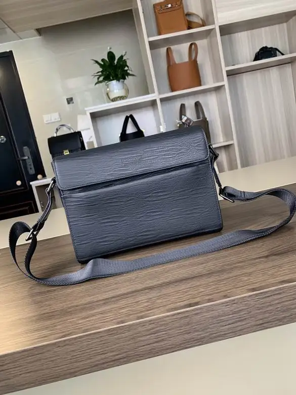 8427-3 26X19X8cm XMh