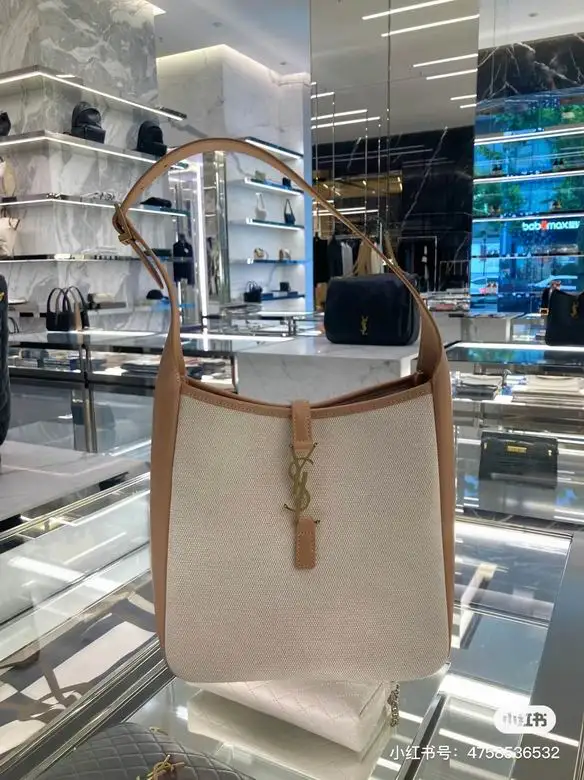 727709  22X22X10cm MT