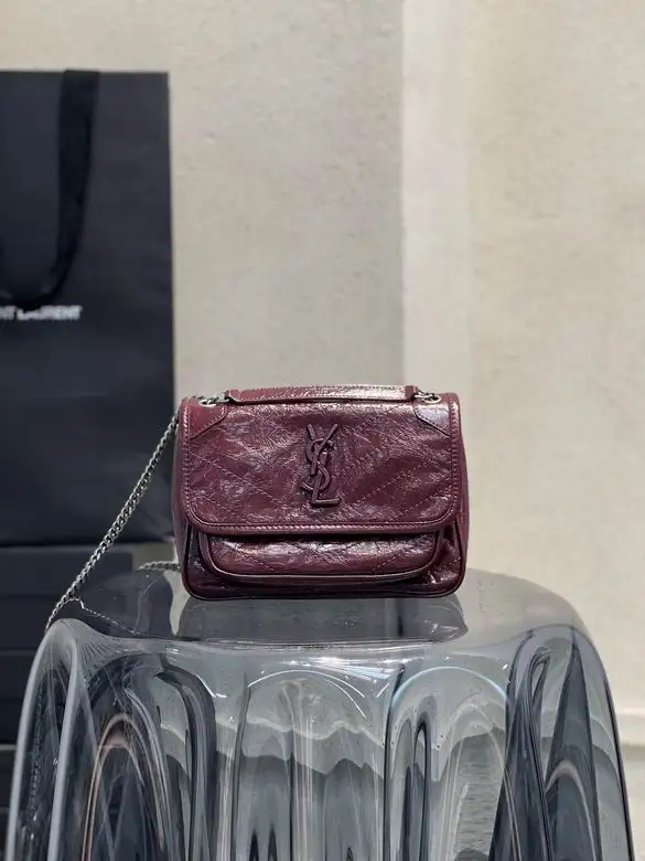 533037 22X16.5X12cm YG 11