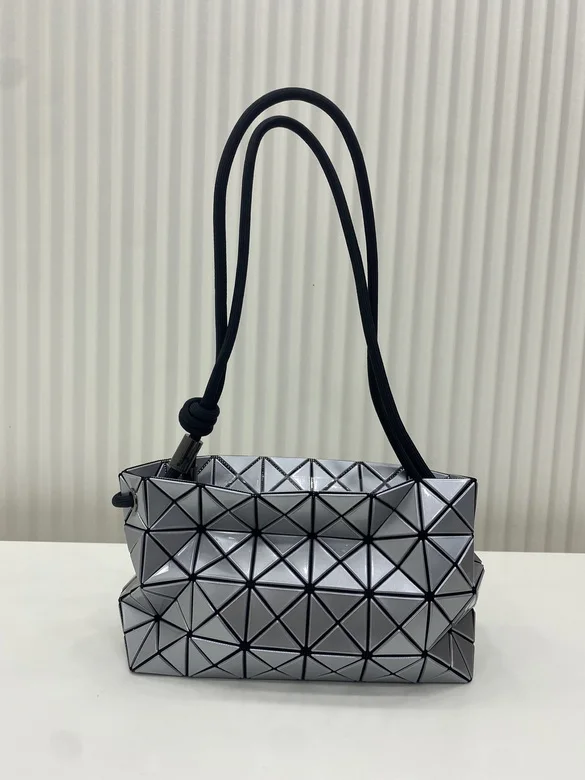 15.7X23.5X7.8cm 072703 YT1