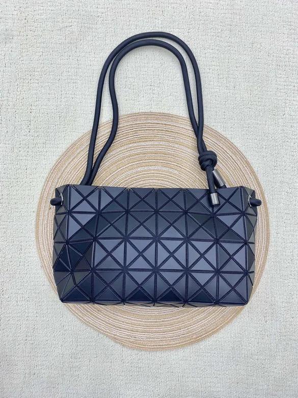 15.7X23.5X7.8cm 072703 YT3