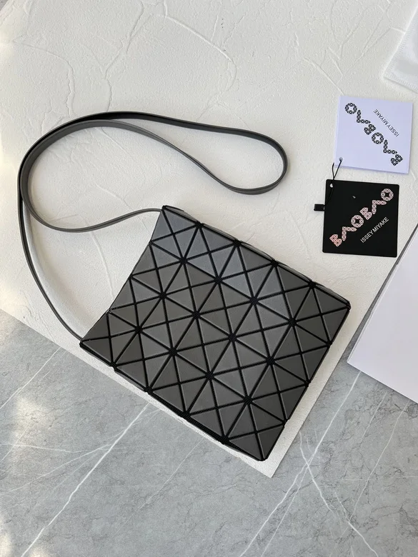 PRISM 19.5X16.0X4cm 082101 YT 2