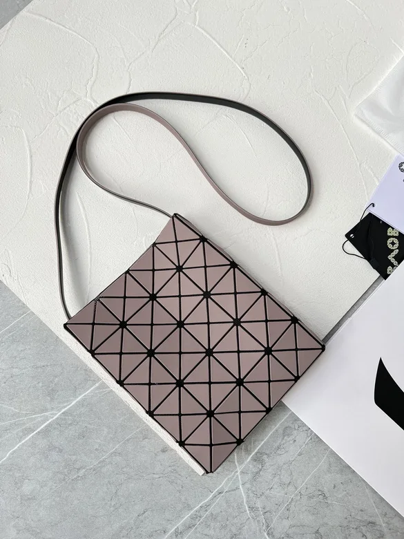 PRISM 19.5X16.0X4cm 082101 YT 4