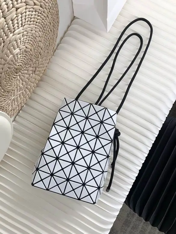 BB81-AG531 24X24cm YT 4