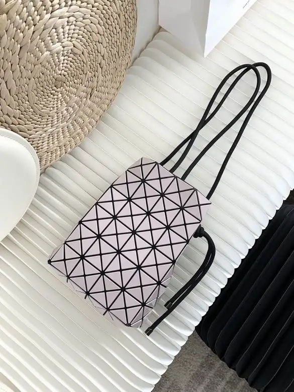 BB81-AG531 24X24cm YT 5