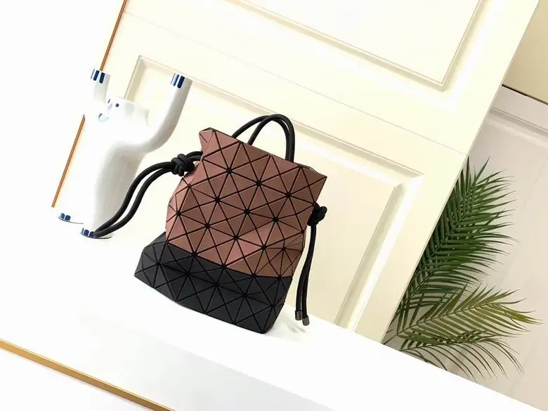 BB81-AG531 24X24cm YT 11