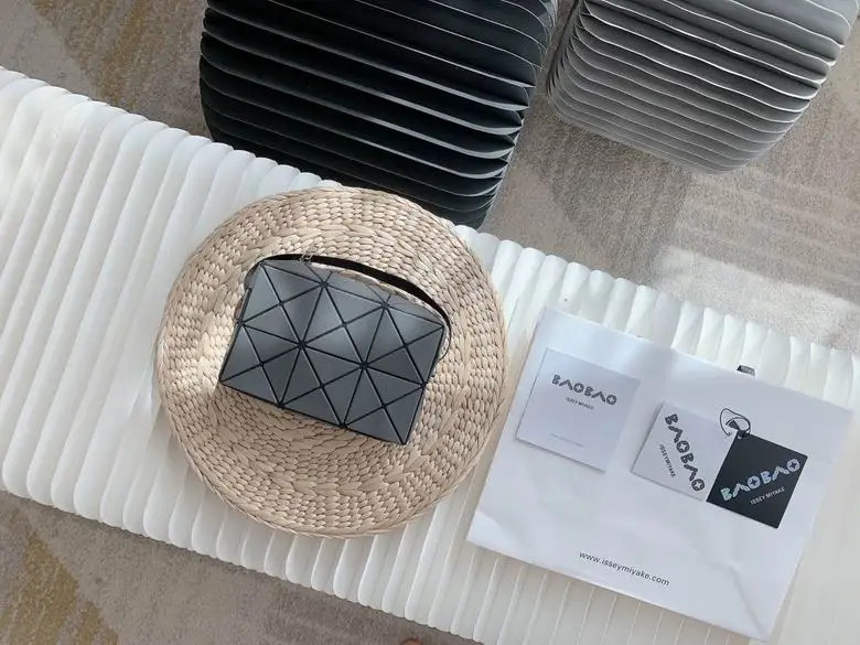 AG801 17X11X5.5cm YT 3