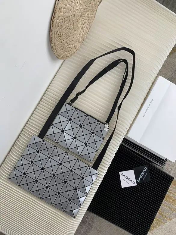 BB81-AG352 23X17cm YT 6