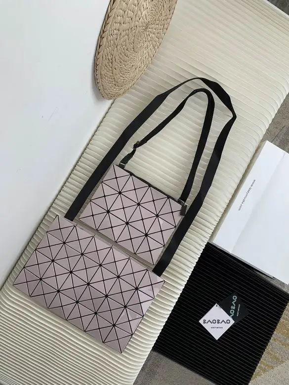 BB81-AG352 23X17cm YT 8