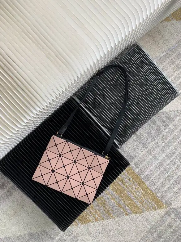 BB81-AG352 23X17cm YT 9