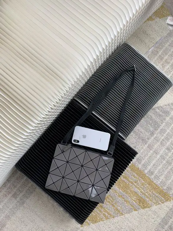 BB81-AG352 23X17cm YT 10