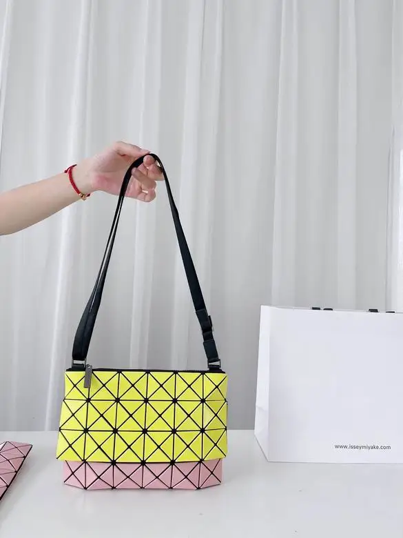 BB21-AG546 23.7X15.7X3.8cm YT 2colour