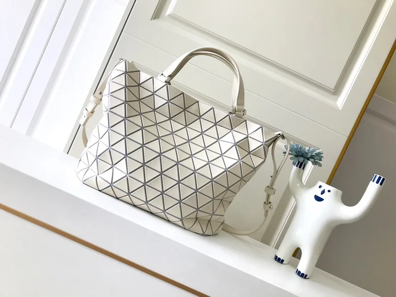 BB93-AG301 42X29X13cm YT 7