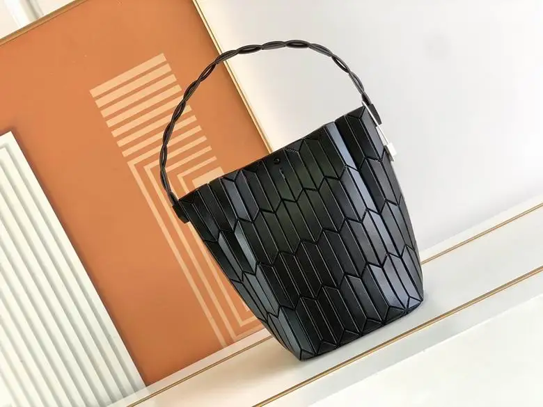 大24.5X16.2X16.2cm 小18.8X13.4X13.4cm 030701 YT 7