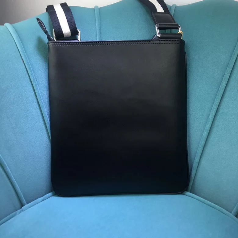 8215-2 24X28X1.5cm WP